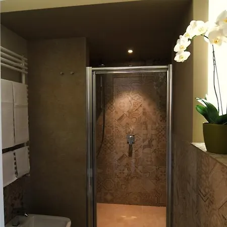 Isola Libera Milan